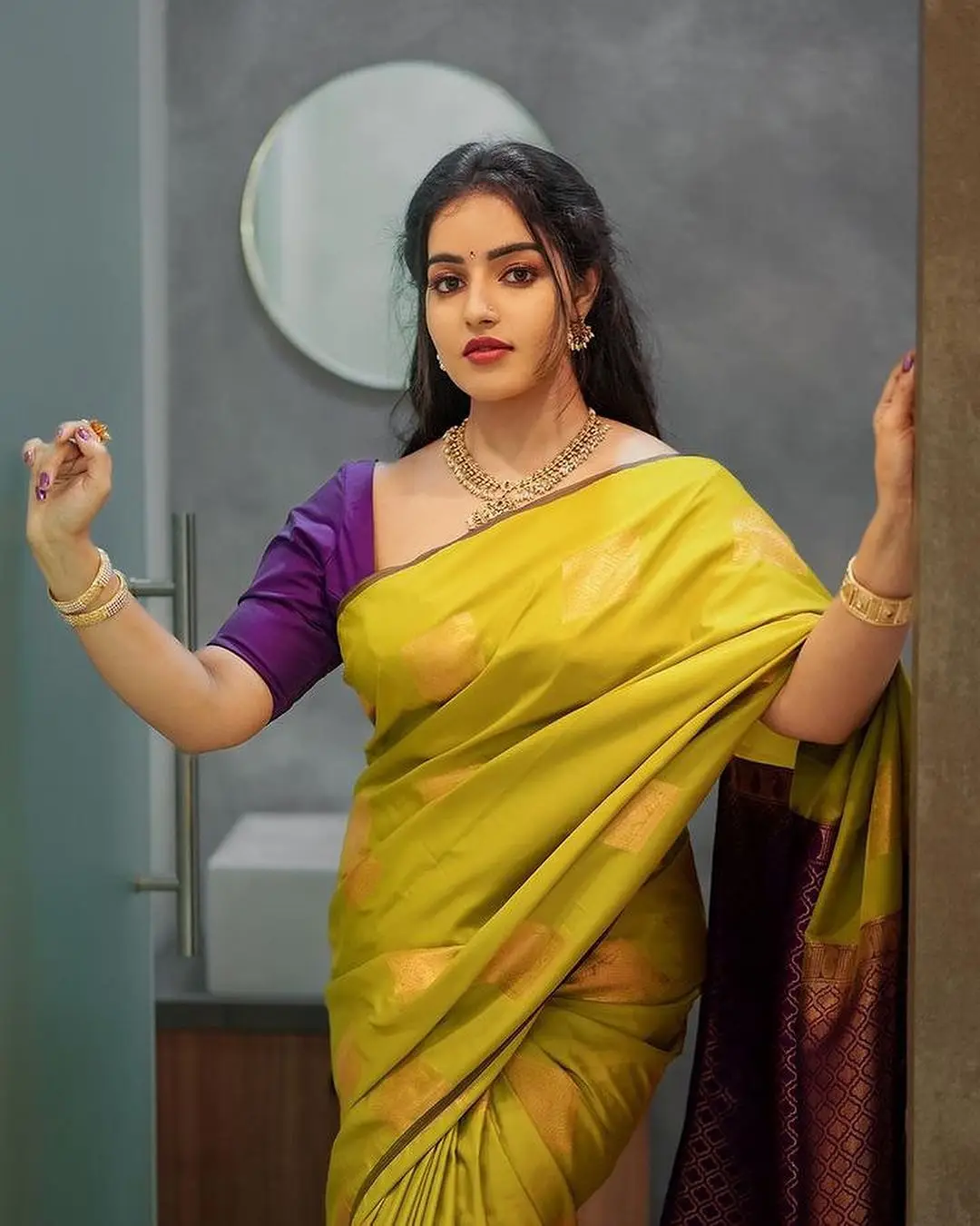 Malayalam Actress Malavika Menon In Green Saree Violet Blouse